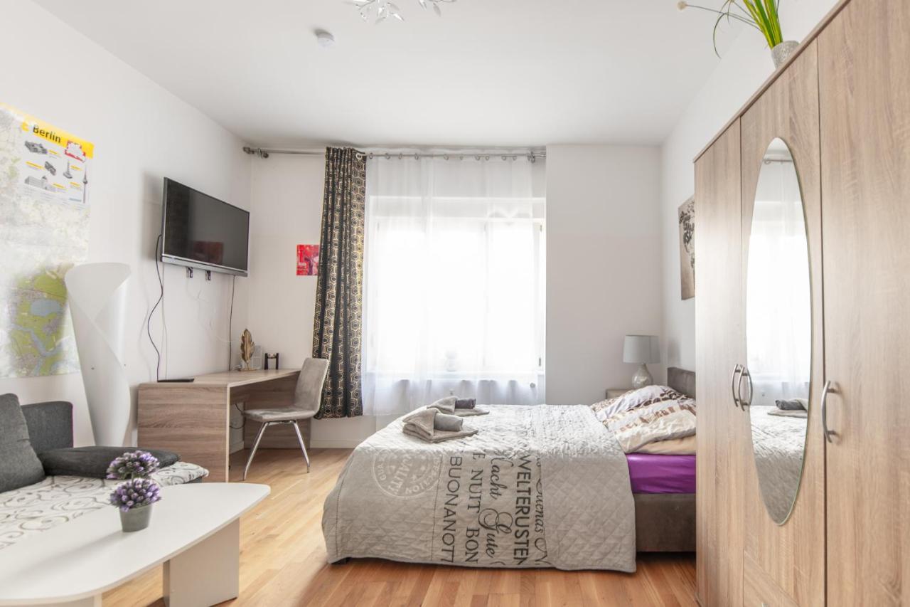 A Stylish Apartment In The Center Of True Berlin Berlim Exterior foto